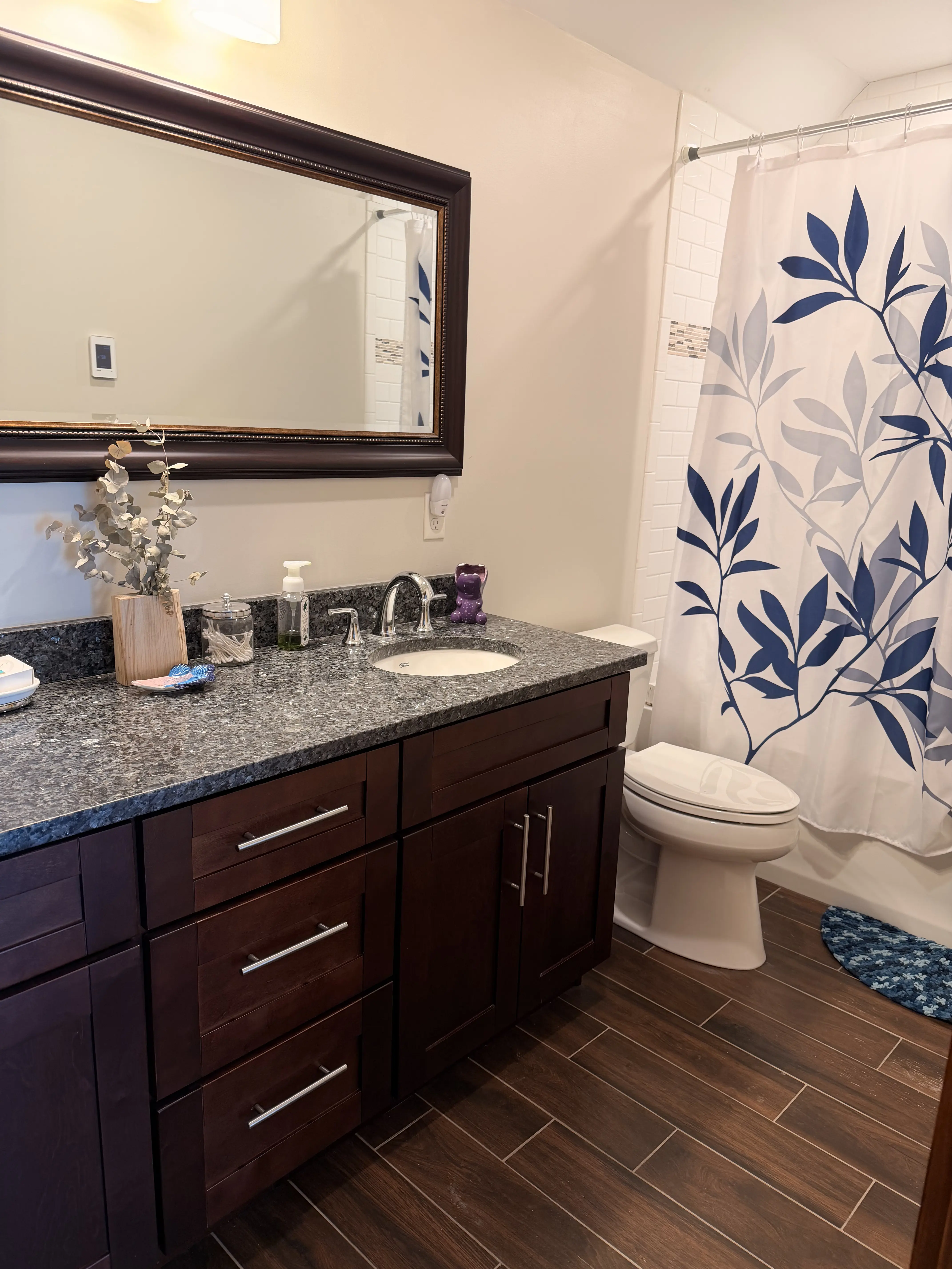 Guest bath — Harmony House, Harvey Lake NH