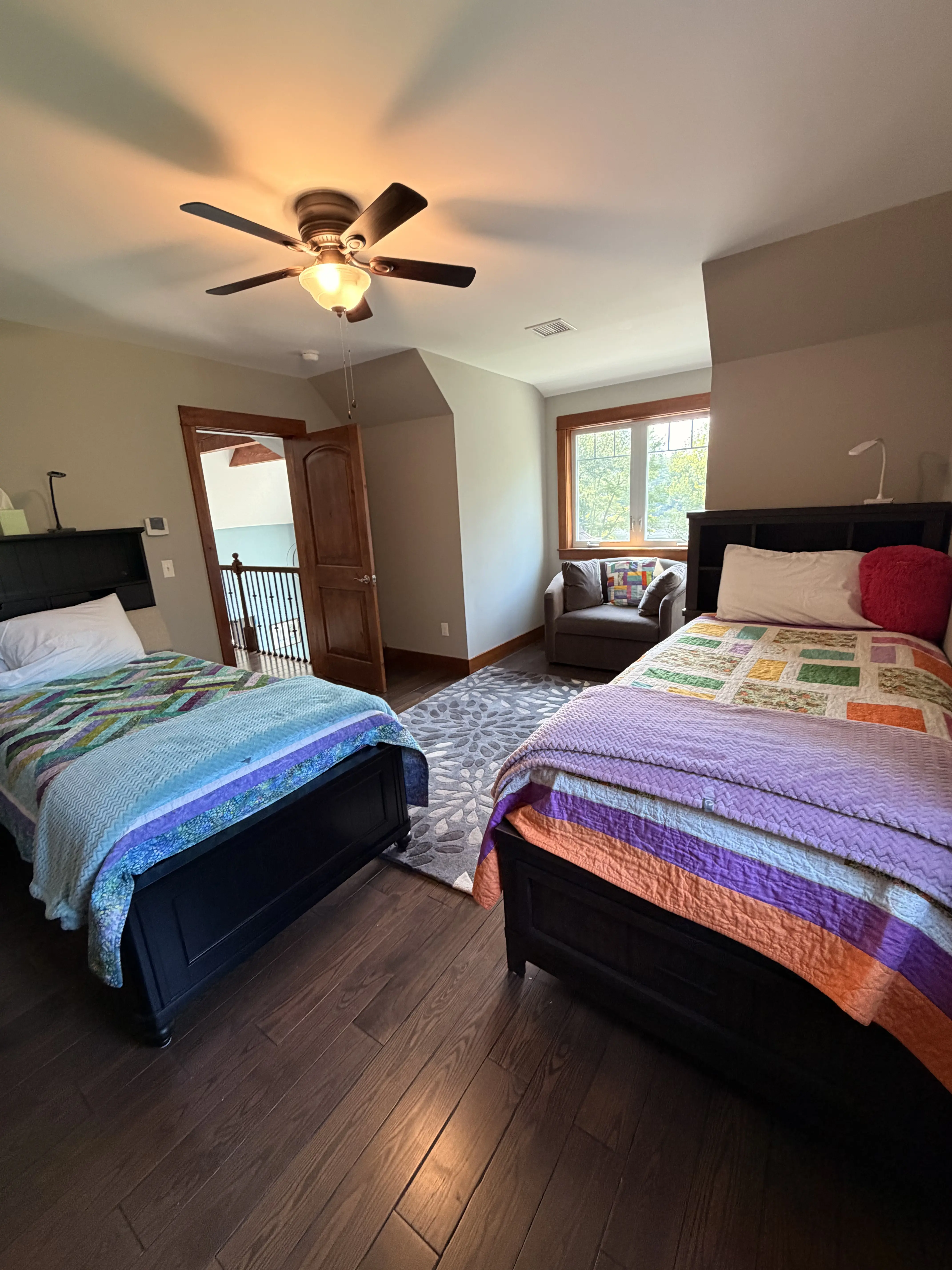 Twin beds room — Harmony House, Harvey Lake NH