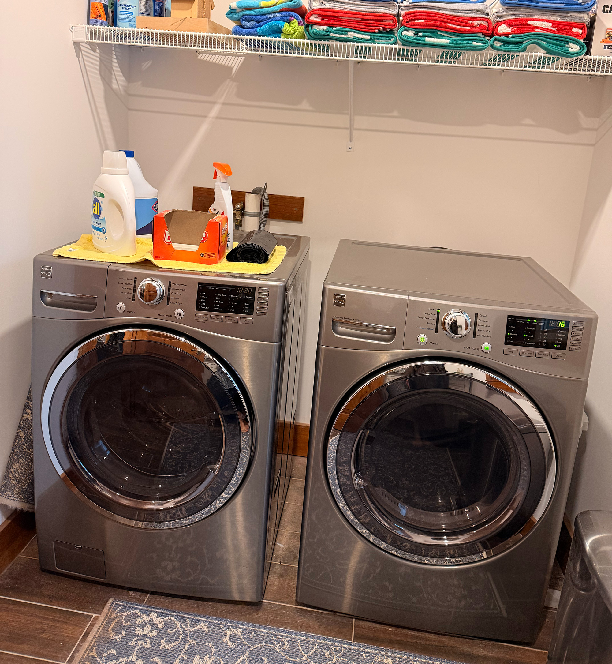 Laundry room — Harmony House, Harvey Lake NH